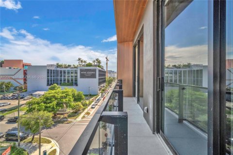 Condominio en alquiler en Miami, Florida, 2 dormitorios, 88.07 m2 № 2355192 - foto 25