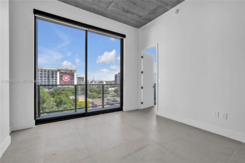 Condominio en alquiler en Miami, Florida, 2 dormitorios, 88.07 m2 № 2355192 - foto 14