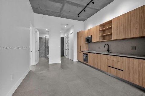 Condominio en alquiler en Miami, Florida, 2 dormitorios, 88.07 m2 № 2355192 - foto 11
