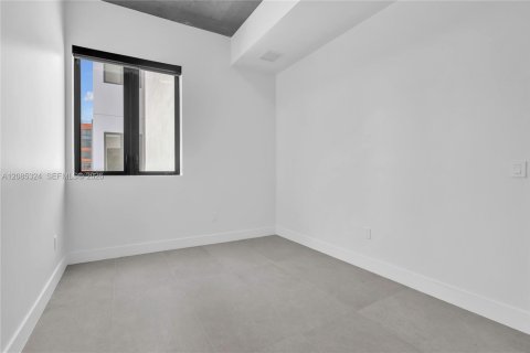 Condominio en alquiler en Miami, Florida, 2 dormitorios, 88.07 m2 № 2355192 - foto 8