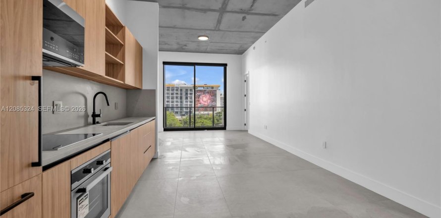 Condominio en Miami, Florida, 2 dormitorios № 2355192