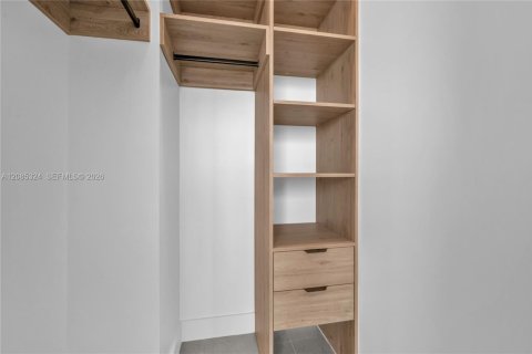 Condominio en alquiler en Miami, Florida, 2 dormitorios, 88.07 m2 № 2355192 - foto 19
