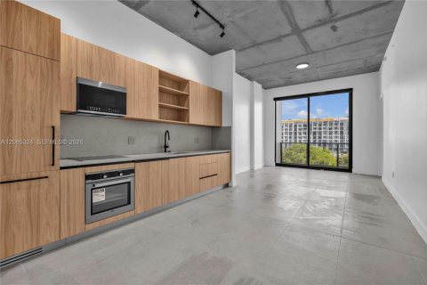 Condominio en alquiler en Miami, Florida, 2 dormitorios, 88.07 m2 № 2355192 - foto 3