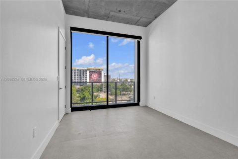 Condominio en alquiler en Miami, Florida, 2 dormitorios, 88.07 m2 № 2355192 - foto 20