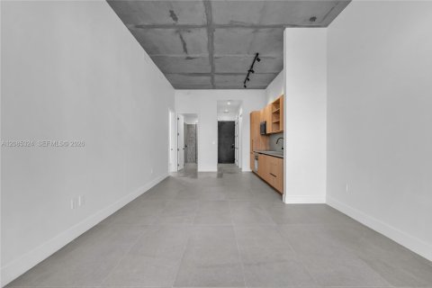 Condominio en alquiler en Miami, Florida, 2 dormitorios, 88.07 m2 № 2355192 - foto 16