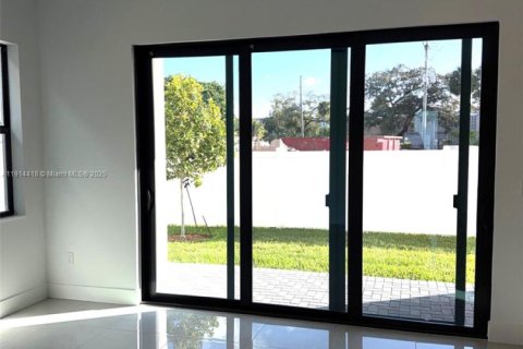 Villa ou maison à louer à Fort Lauderdale, Floride: 4 chambres, 255.57 m2 № 1971516 - photo 19