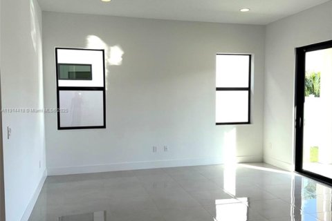 Villa ou maison à louer à Fort Lauderdale, Floride: 4 chambres, 255.57 m2 № 1971516 - photo 18