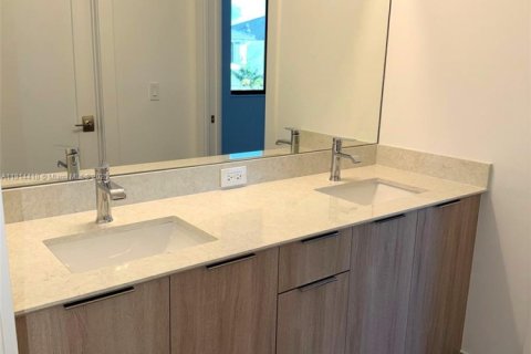 Villa ou maison à louer à Fort Lauderdale, Floride: 4 chambres, 255.57 m2 № 1971516 - photo 27