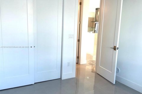 Villa ou maison à louer à Fort Lauderdale, Floride: 4 chambres, 255.57 m2 № 1971516 - photo 22