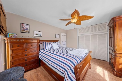 Condo in Miami Beach, Florida, 1 bedroom № 2152468 - photo 24