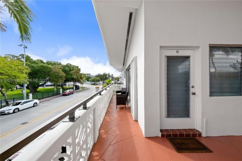 Condo in Miami Beach, Florida, 1 bedroom № 2152468 - photo 7