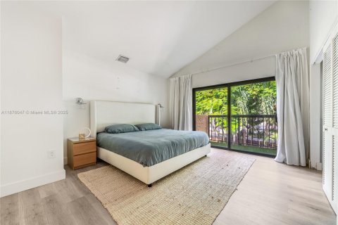 Townhouse in Miami, Florida 2 bedrooms, 107.02 sq.m. № 1926911 - photo 12