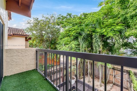 Townhouse in Miami, Florida 2 bedrooms, 107.02 sq.m. № 1926911 - photo 17