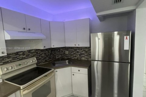 Copropriété à louer à North Bay Village, Floride: 1 chambre, 64.57 m2 № 1977429 - photo 3