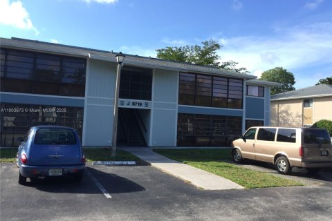 Copropriété à vendre à Miami, Floride: 2 chambres, 80.82 m2 № 1954286 - photo 1