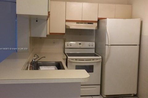 Copropriété à vendre à Miami, Floride: 2 chambres, 80.82 m2 № 1954286 - photo 2