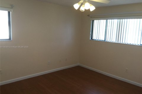 Copropriété à vendre à Miami, Floride: 2 chambres, 80.82 m2 № 1954286 - photo 5