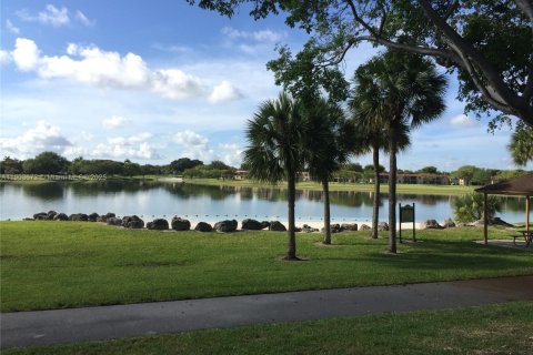 Copropriété à vendre à Miami, Floride: 2 chambres, 80.82 m2 № 1954286 - photo 8