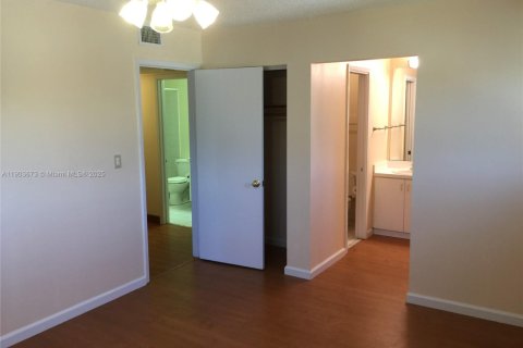Copropriété à vendre à Miami, Floride: 2 chambres, 80.82 m2 № 1954286 - photo 4