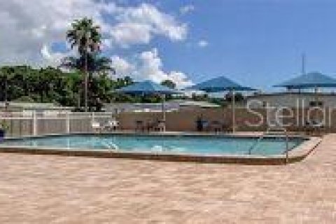 Condo in Largo, Florida, 2 bedrooms  № 1832726 - photo 25