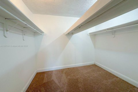 Купить кондоминиум в Майами, Флорида 2 спальни, 109.16м2, № 1883784 - фото 18