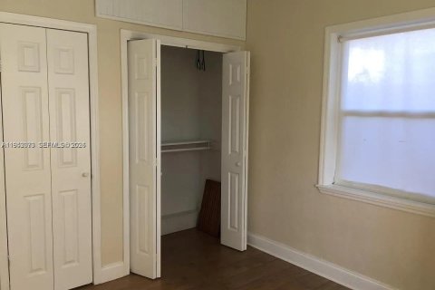 Villa ou maison à louer à North Miami Beach, Floride: 3 chambres, 104.61 m2 № 2008748 - photo 19