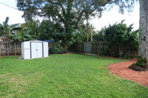 Villa ou maison à louer à North Miami Beach, Floride: 3 chambres, 104.61 m2 № 2008748 - photo 13