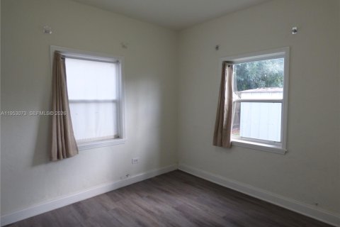 Villa ou maison à louer à North Miami Beach, Floride: 3 chambres, 104.61 m2 № 2008748 - photo 15