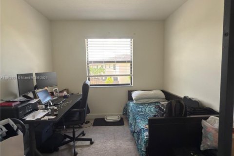 Adosado en alquiler en Miami Lakes, Florida, 3 dormitorios, 137.12 m2 № 1936654 - foto 17