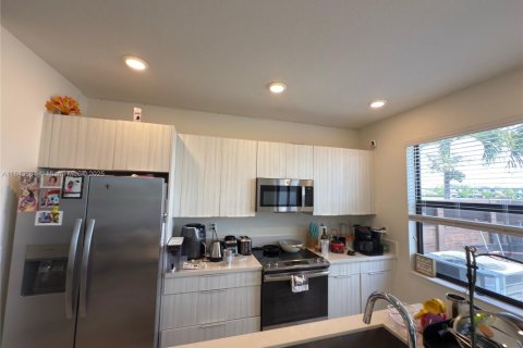 Adosado en alquiler en Miami Lakes, Florida, 3 dormitorios, 137.12 m2 № 1936654 - foto 9