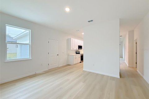 Villa ou maison à vendre à Eustis, Floride: 3 chambres, 158.12 m2 № 2415458 - photo 6