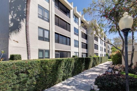 Condominio en Clearwater, Florida, 3 habitaciones  № 2110772