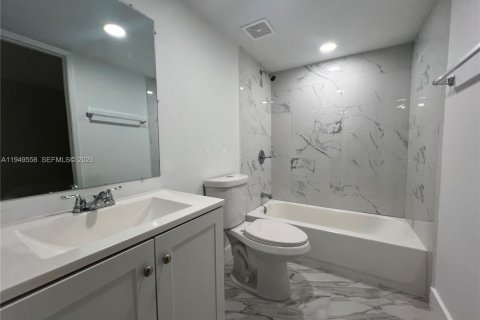 Снять в аренду квартиру в Майами, Флорида 2 спальни, 81.2м2, № 2005008 - фото 13