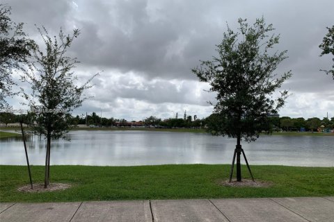 Снять в аренду квартиру в Майами, Флорида 2 спальни, 81.2м2, № 2005008 - фото 20