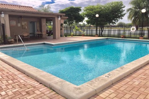 Снять в аренду квартиру в Майами, Флорида 2 спальни, 81.2м2, № 2005008 - фото 22