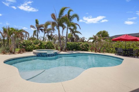 House in Vero Beach, Florida 3 bedrooms, 176.42 sq.m. № 2262193 - photo 27