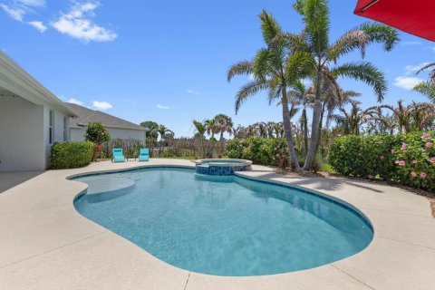 House in Vero Beach, Florida 3 bedrooms, 176.42 sq.m. № 2262193 - photo 30