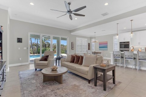 House in Vero Beach, Florida 3 bedrooms, 176.42 sq.m. № 2262193 - photo 9