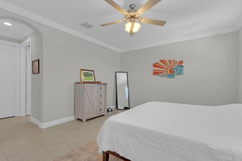House in Vero Beach, Florida 3 bedrooms, 176.42 sq.m. № 2262193 - photo 14