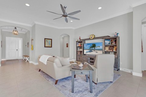 House in Vero Beach, Florida 3 bedrooms, 176.42 sq.m. № 2262193 - photo 10