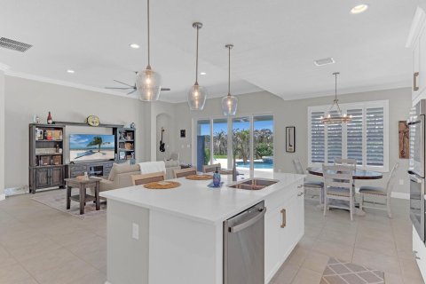 House in Vero Beach, Florida 3 bedrooms, 176.42 sq.m. № 2262193 - photo 6