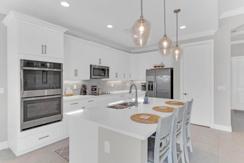 House in Vero Beach, Florida 3 bedrooms, 176.42 sq.m. № 2262193 - photo 4