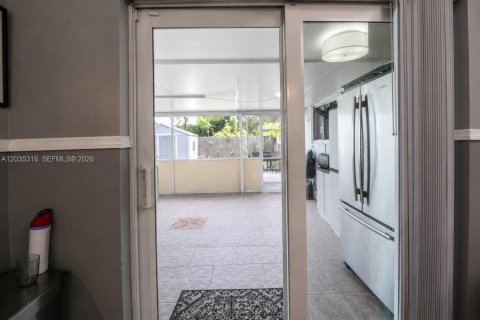 Casa en venta en Pembroke Pines, Florida, 3 dormitorios, 105.63 m2 № 2246123 - foto 20