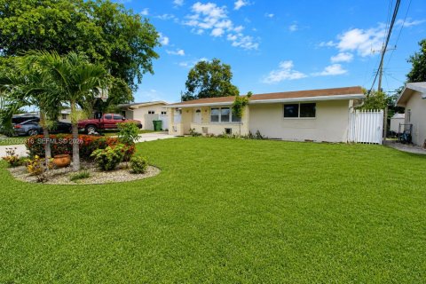 Casa en venta en Pembroke Pines, Florida, 3 dormitorios, 105.63 m2 № 2246123 - foto 23
