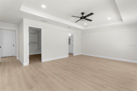 House in Weeki Wachee, Florida 3 bedrooms, 177.44 sq.m. № 1894171 - photo 17