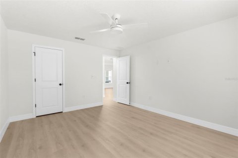 House in Weeki Wachee, Florida 3 bedrooms, 177.44 sq.m. № 1894171 - photo 25