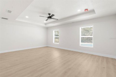 House in Weeki Wachee, Florida 3 bedrooms, 177.44 sq.m. № 1894171 - photo 16