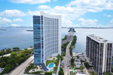 Condo in Miami, Florida, 1 bedroom  № 1743981 - photo 21