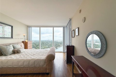 Condo in Miami, Florida, 1 bedroom  № 1743981 - photo 7