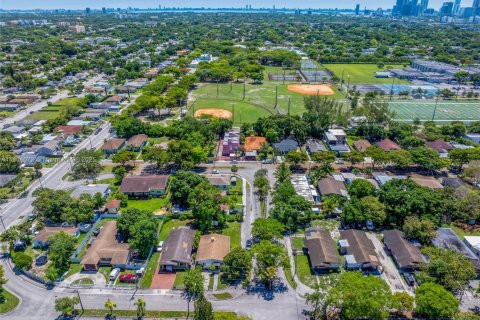 Immobilier commercial à vendre à Miami, Floride: 119.84 m2 № 1864164 - photo 8